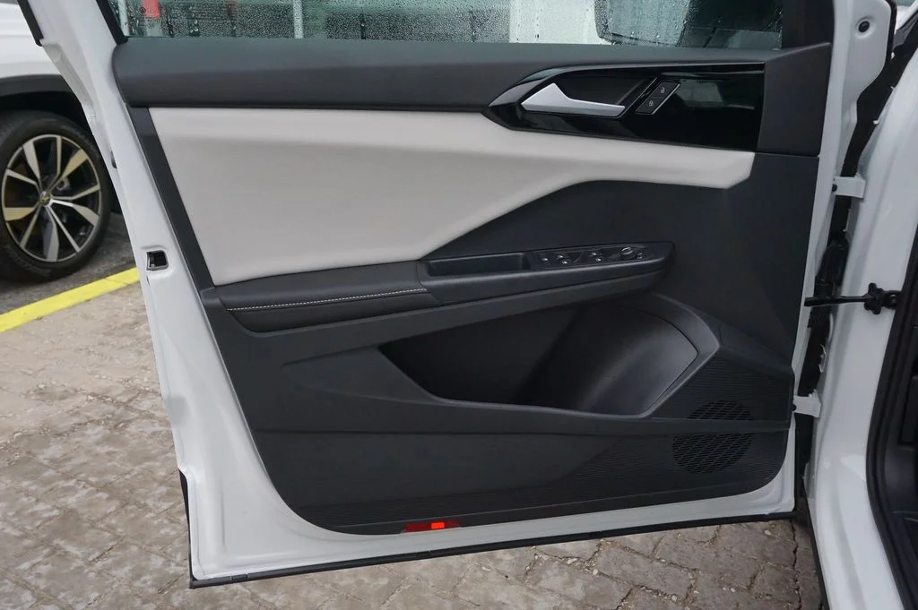 New 2026 White Volkswagen 1.5T S image 21