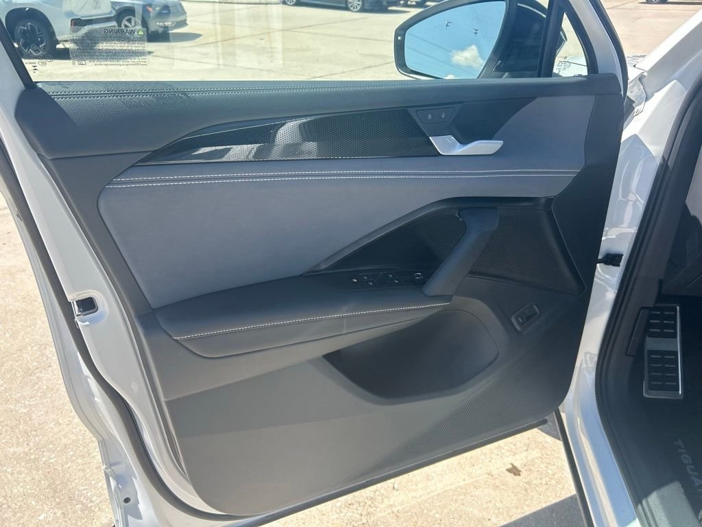New 2026 White/off-white Volkswagen 2.0T SE R-Line Black image 55