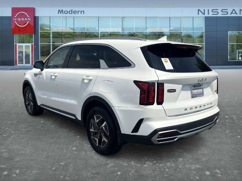 Used 2022 Snow White Pearl Kia EX image 7