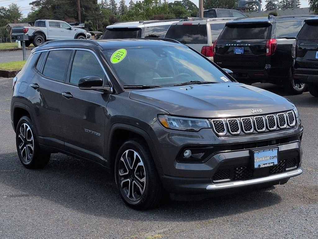 Used 2023 Granite Crystal Clearcoat Metallic Jeep Limited image 7