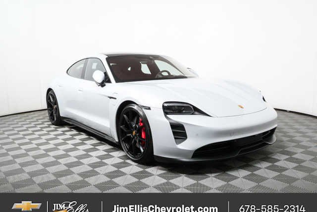 2024 Porsche Taycan GTS's photo