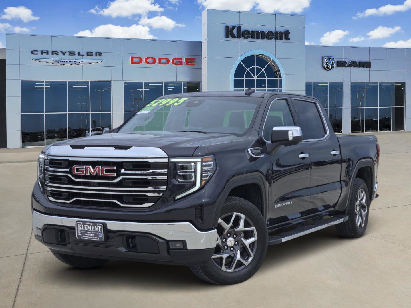 2024 GMC Sierra 4WD Crew Cab Short Box SLT's photo