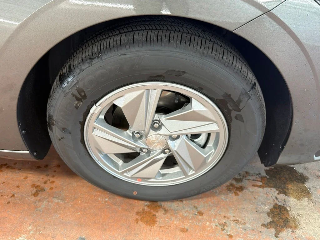 New 2026 Amazon Gray Hyundai SE image 10