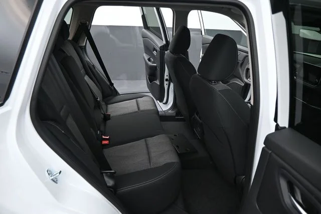 New 2026 Everest White Pearl TriCoat Nissan SV image 15