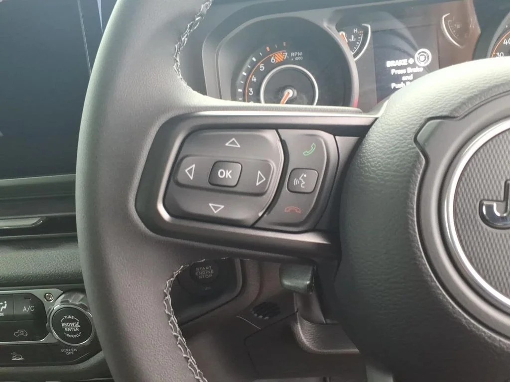New 2026 Black Clearcoat Jeep Sport RHD image 18