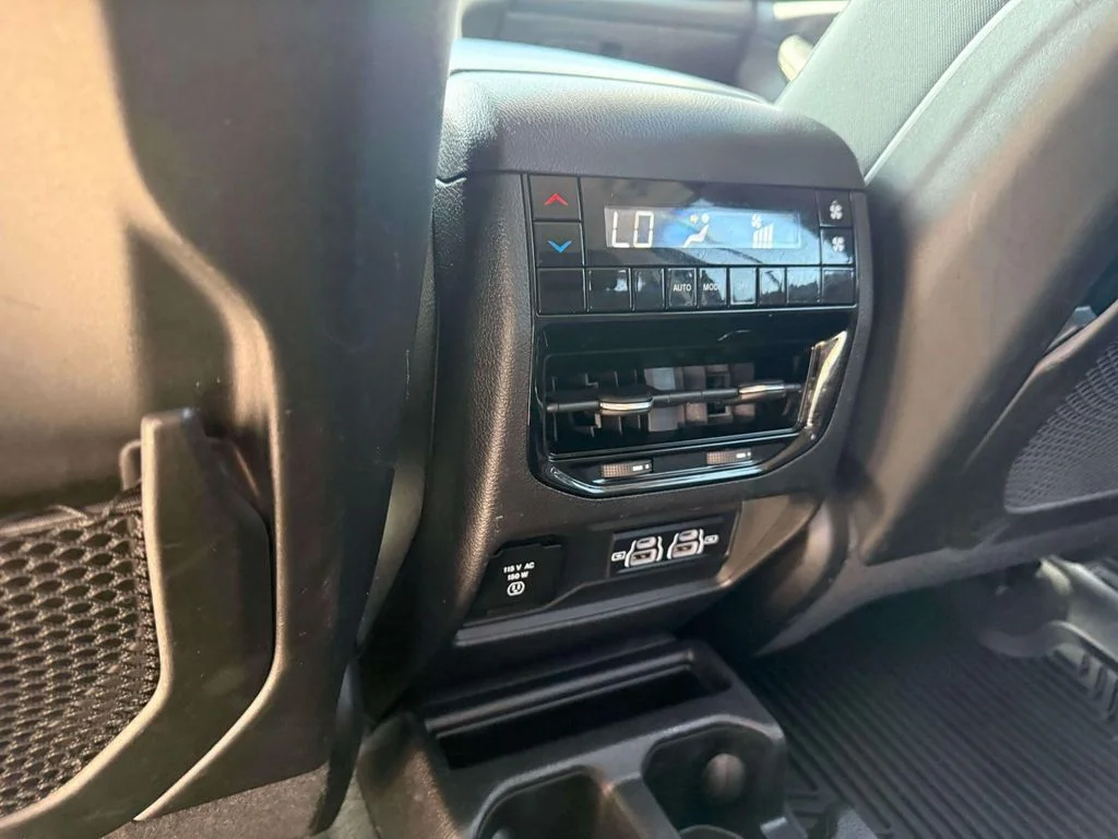 Used 2023 White Jeep Laredo image 14