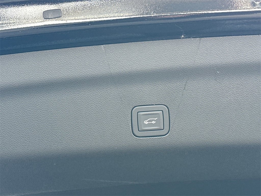 2026 GMC YUKON - Image 35