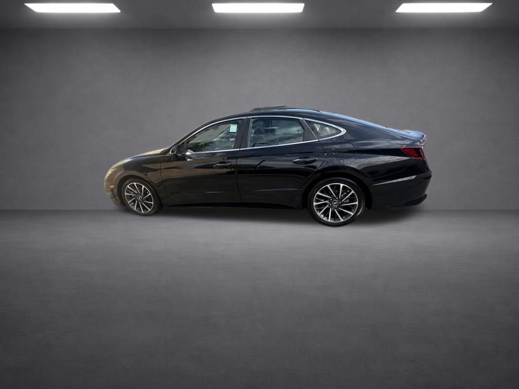 Used 2020 Black Hyundai Limited image 6