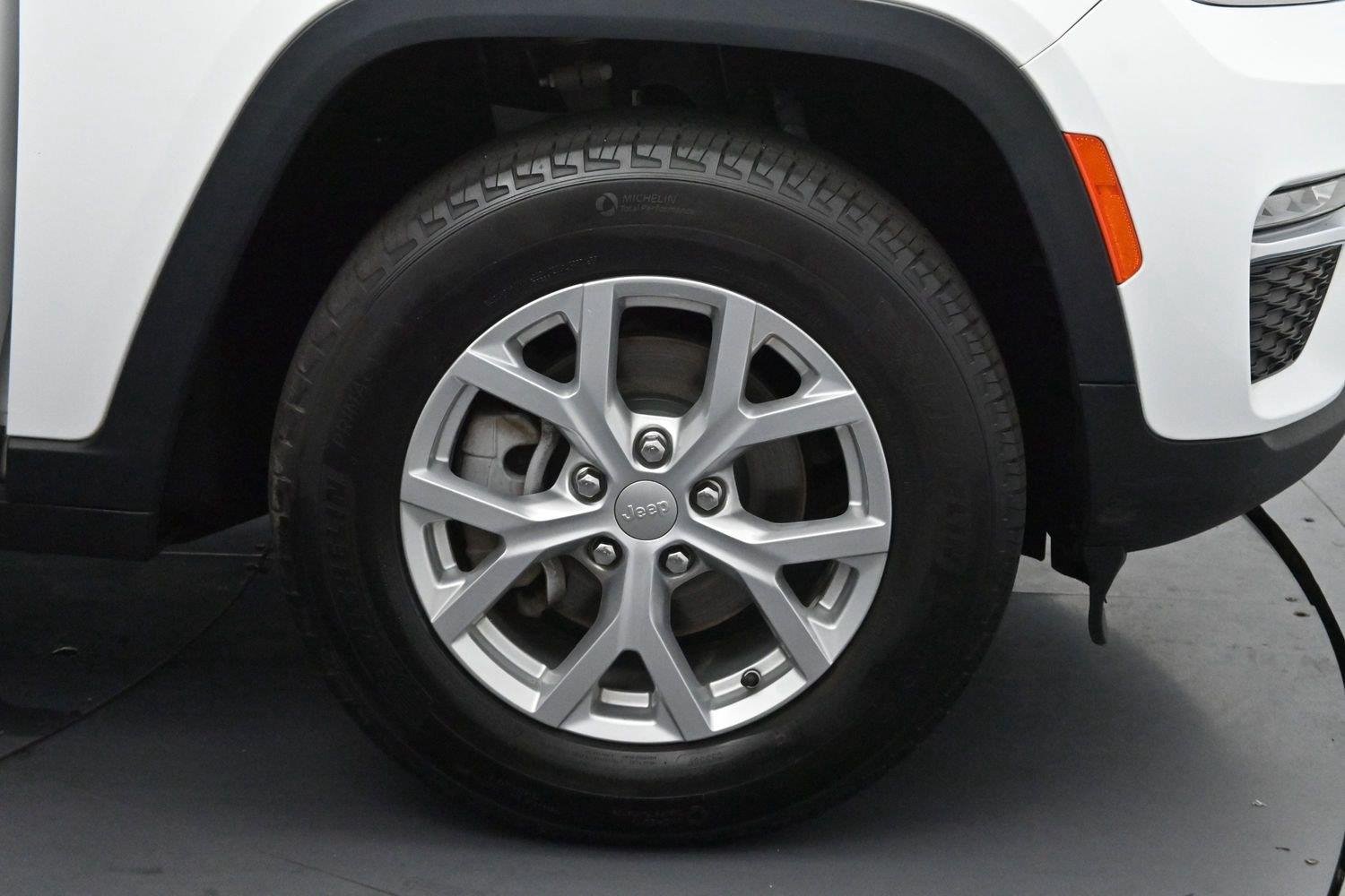 Used 2023 White Jeep Limited image 33