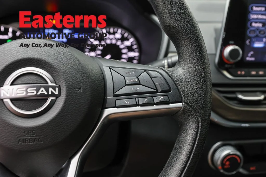 Used 2023 Black Nissan 2.5 SV image 16
