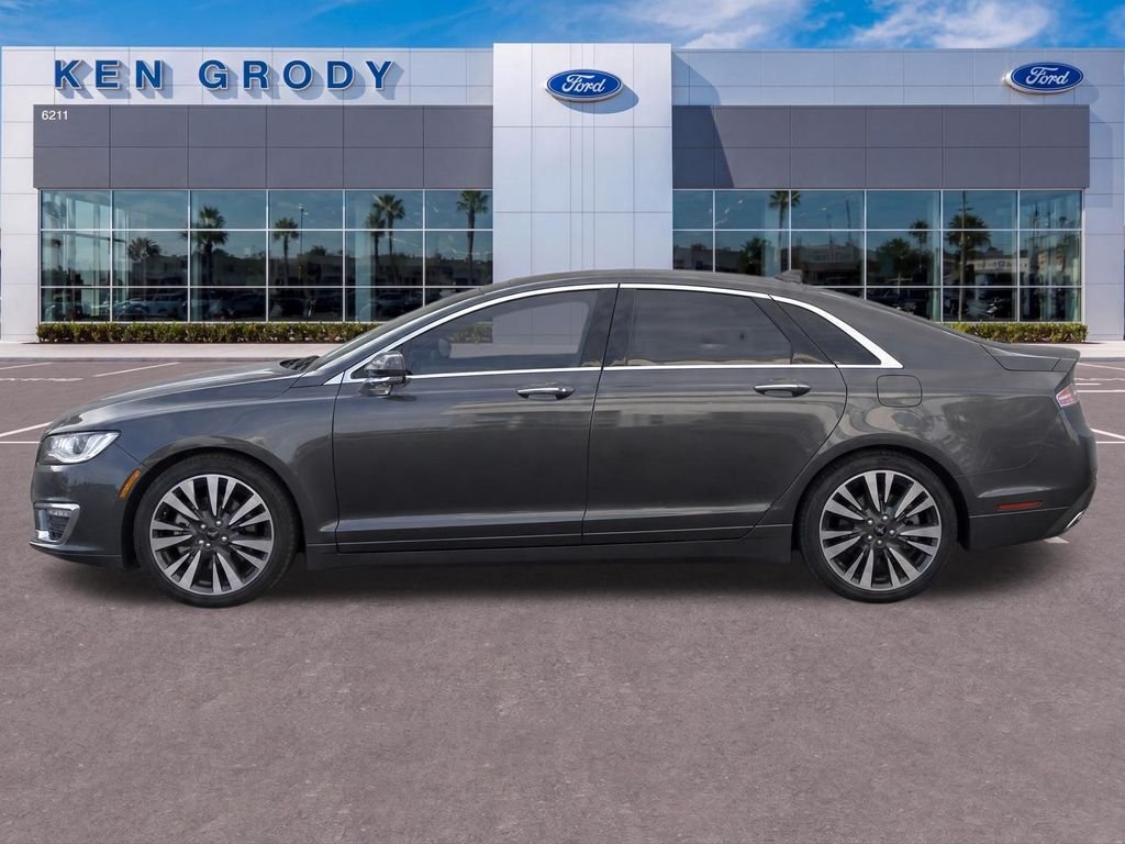 Used 2017 Gray Lincoln Reserve image 7