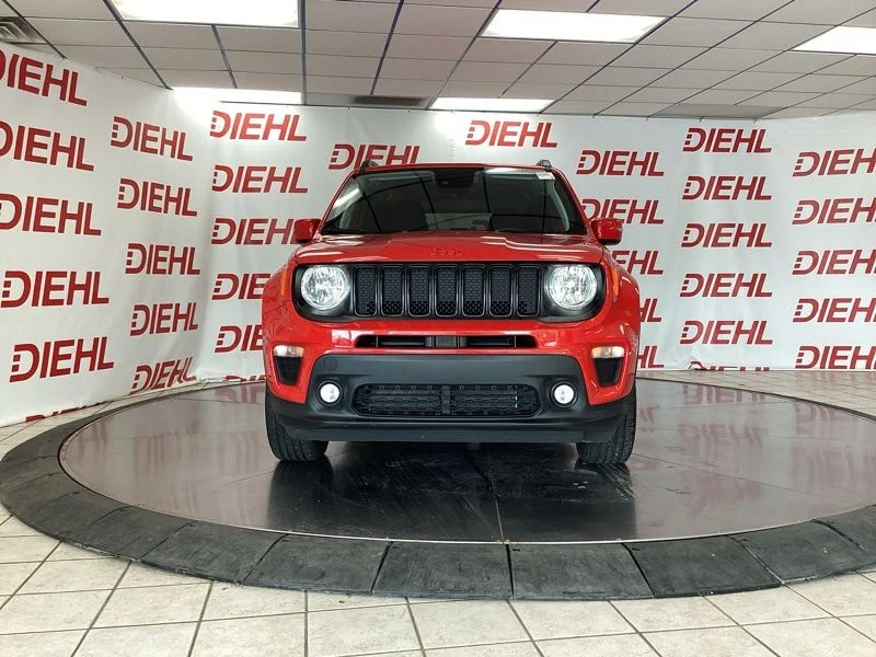 Used 2023 Red Jeep Latitude image 2