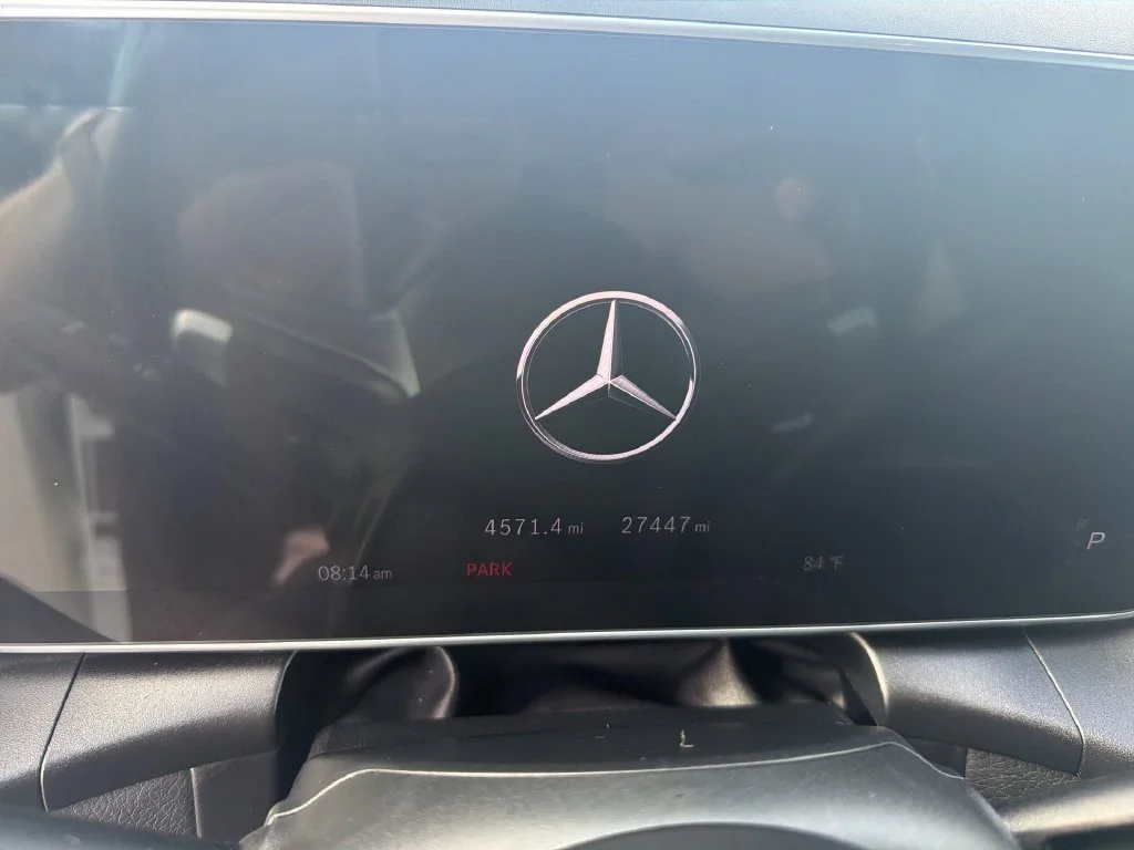 Used 2025  Mercedes-Benz GLC 350e image 13