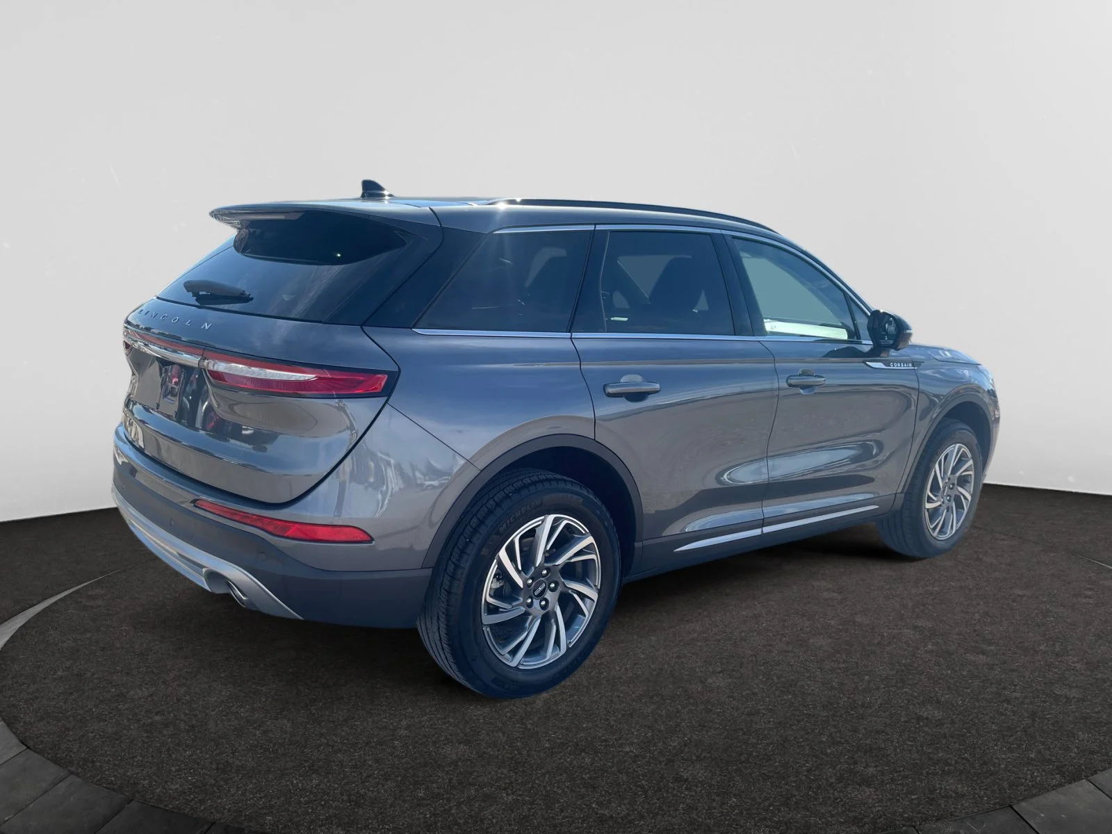 Used 2025 GRAY Lincoln PREMIERE AWD image 5