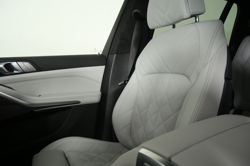 New 2027 Alpine White BMW xDrive40i image 24