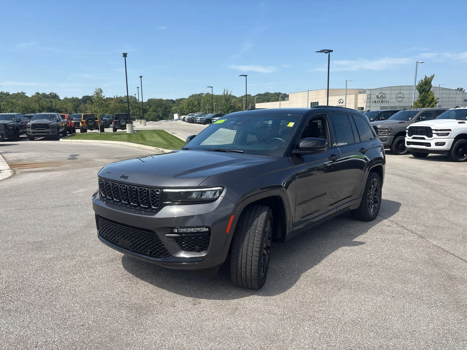 Used 2025 Baltic Gray Metallic Clearcoat Jeep Summit image 5
