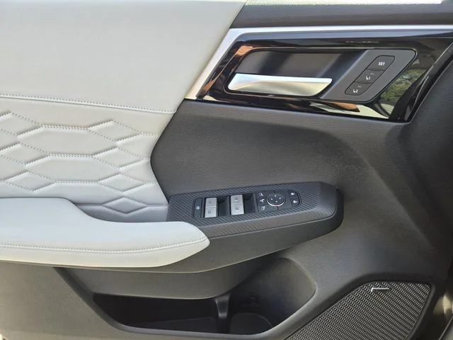 2026 Mitsubishi Outlander SEL - Photo 13