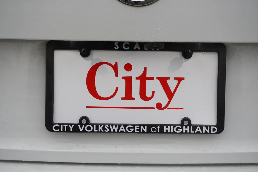 Used 2018 White Volkswagen 2.0T SEL image 32