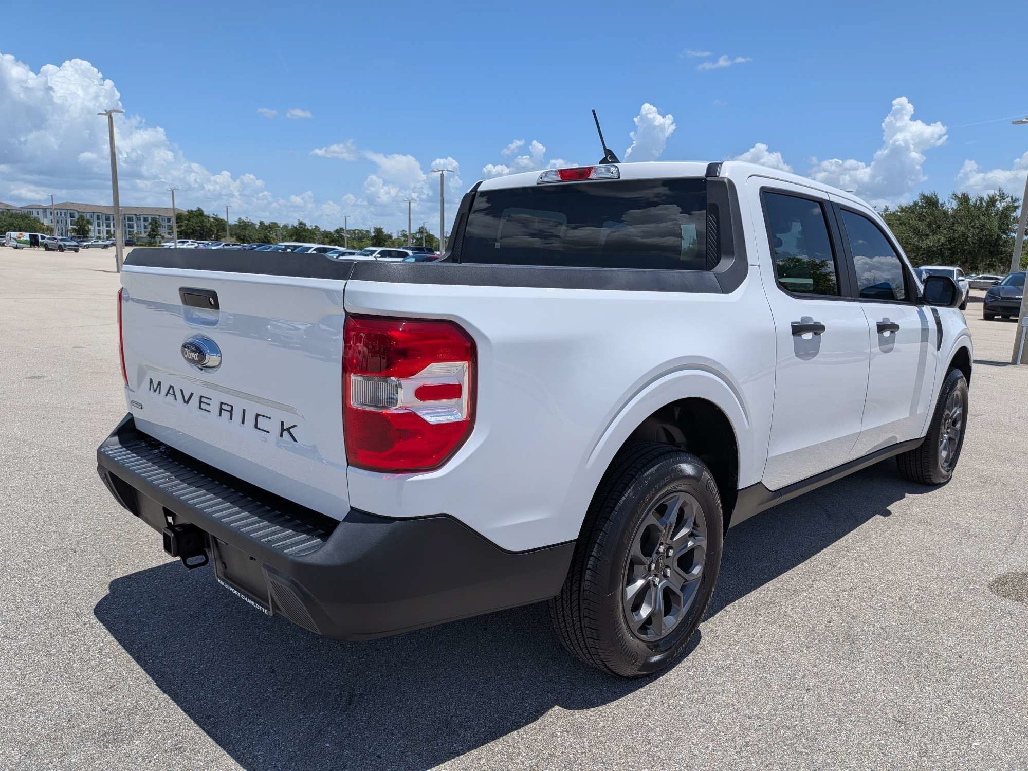 Used 2022 Oxford White Ford XLT image 5