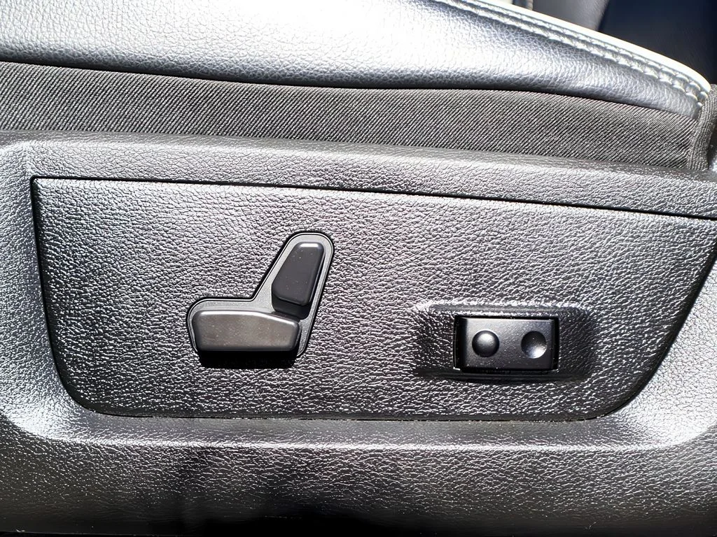2025 RAM Ram 3500 Pickup Laramie - Photo 13