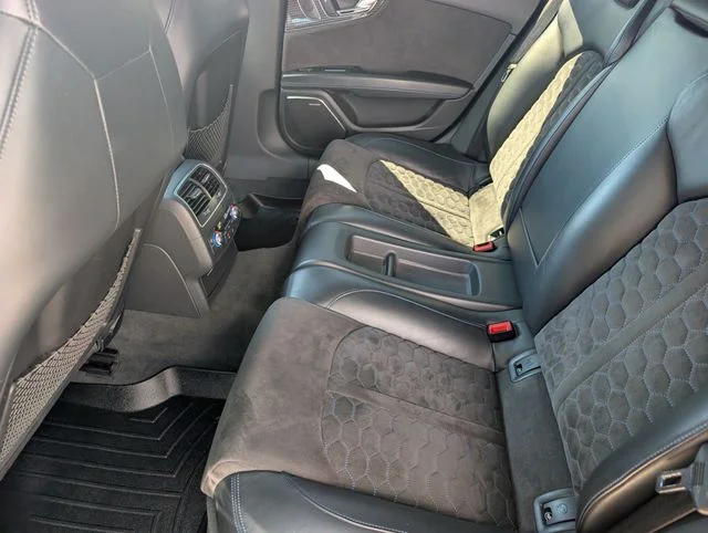 Used 2017  Audi 4.0T Prestige image 10