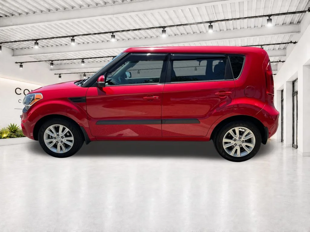 Used 2013 Red Kia Plus image 6