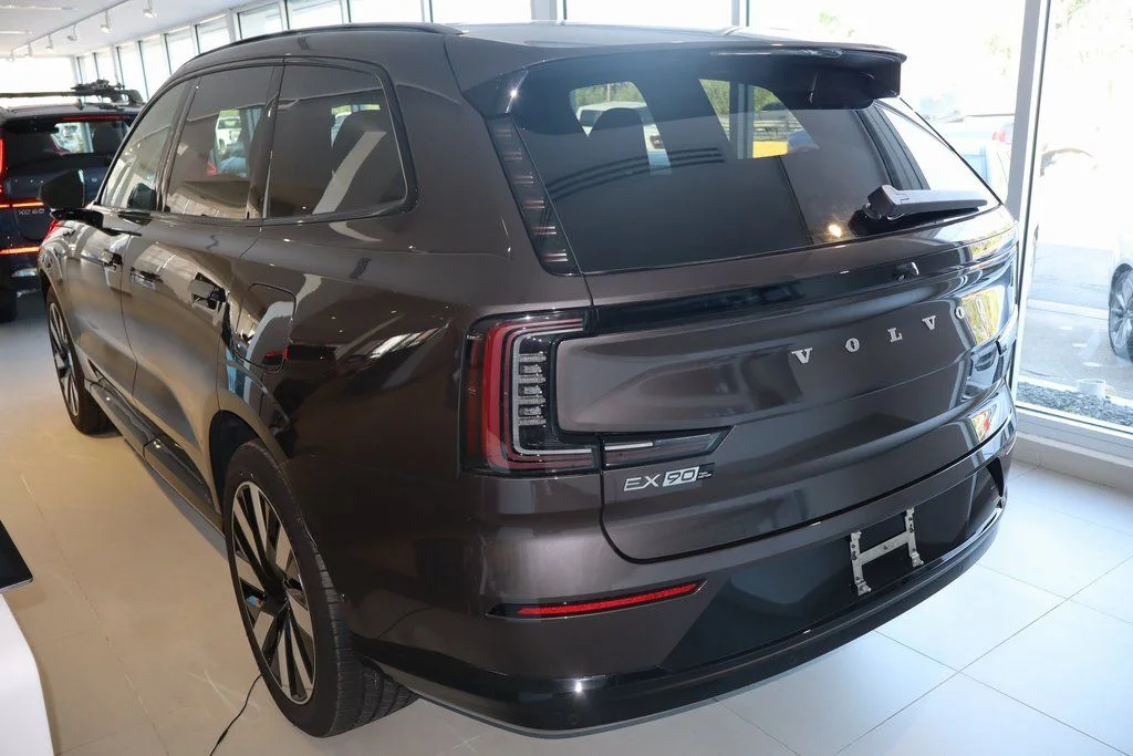 New 2025  Volvo Twin Motor Ultra image 6