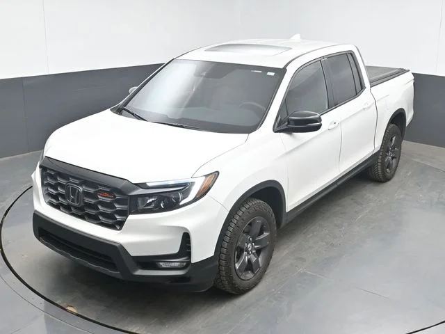 Certified Used 2026 Platinum White Pearl Honda TrailSport image 15