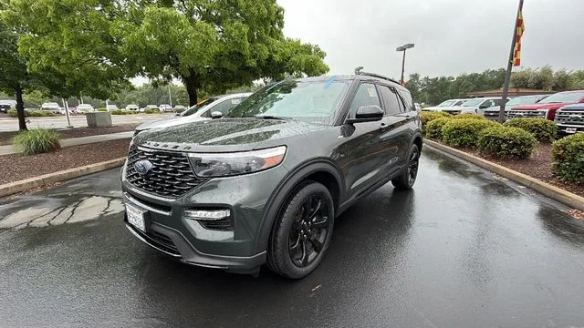 2023 Ford Explorer ST-LINE 4WD's photo