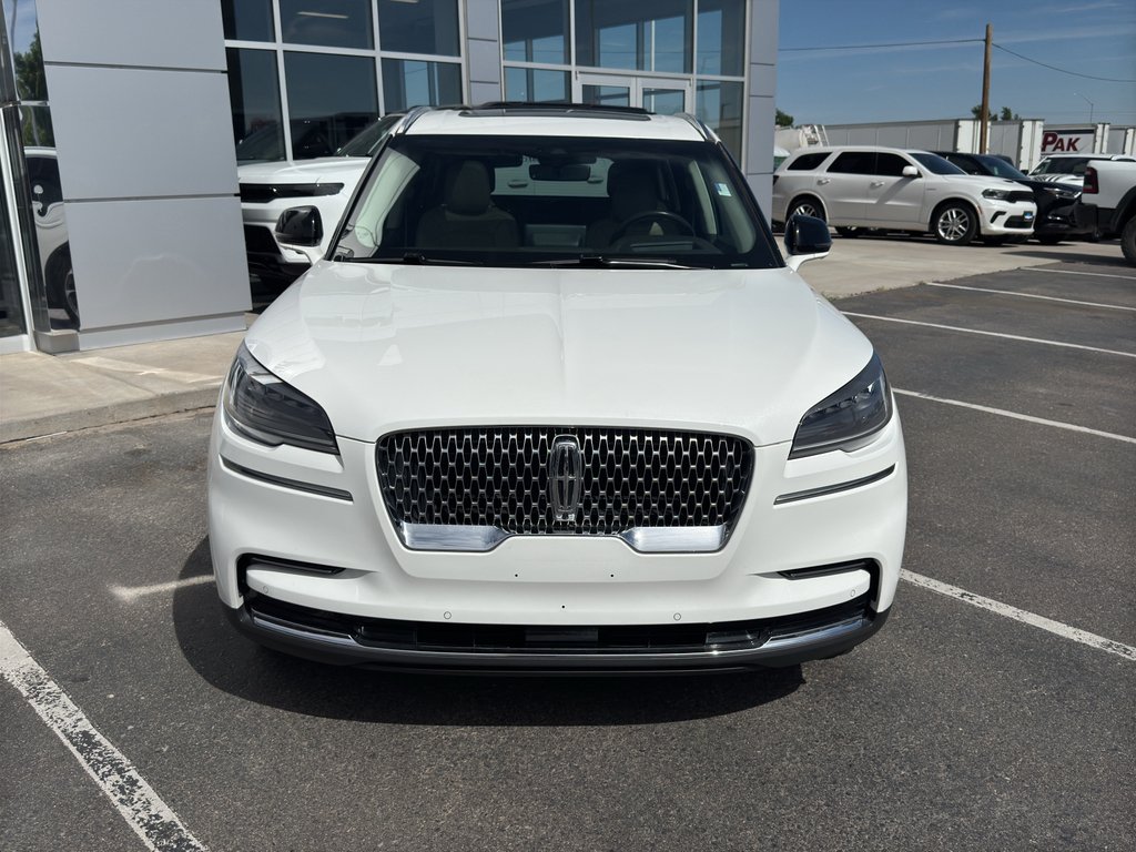Used 2023 Pristine White Metallic Tri-Coat Lincoln Reserve image 8