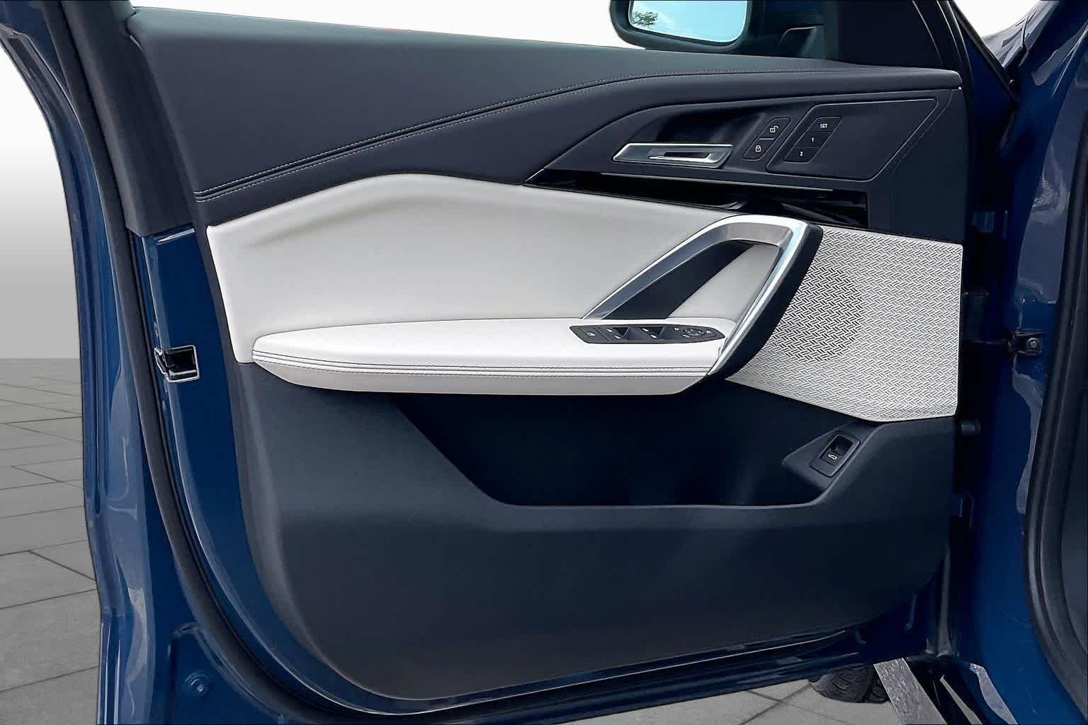 New 2026 Night Dusk Blue Metallic BMW xDrive28i image 10