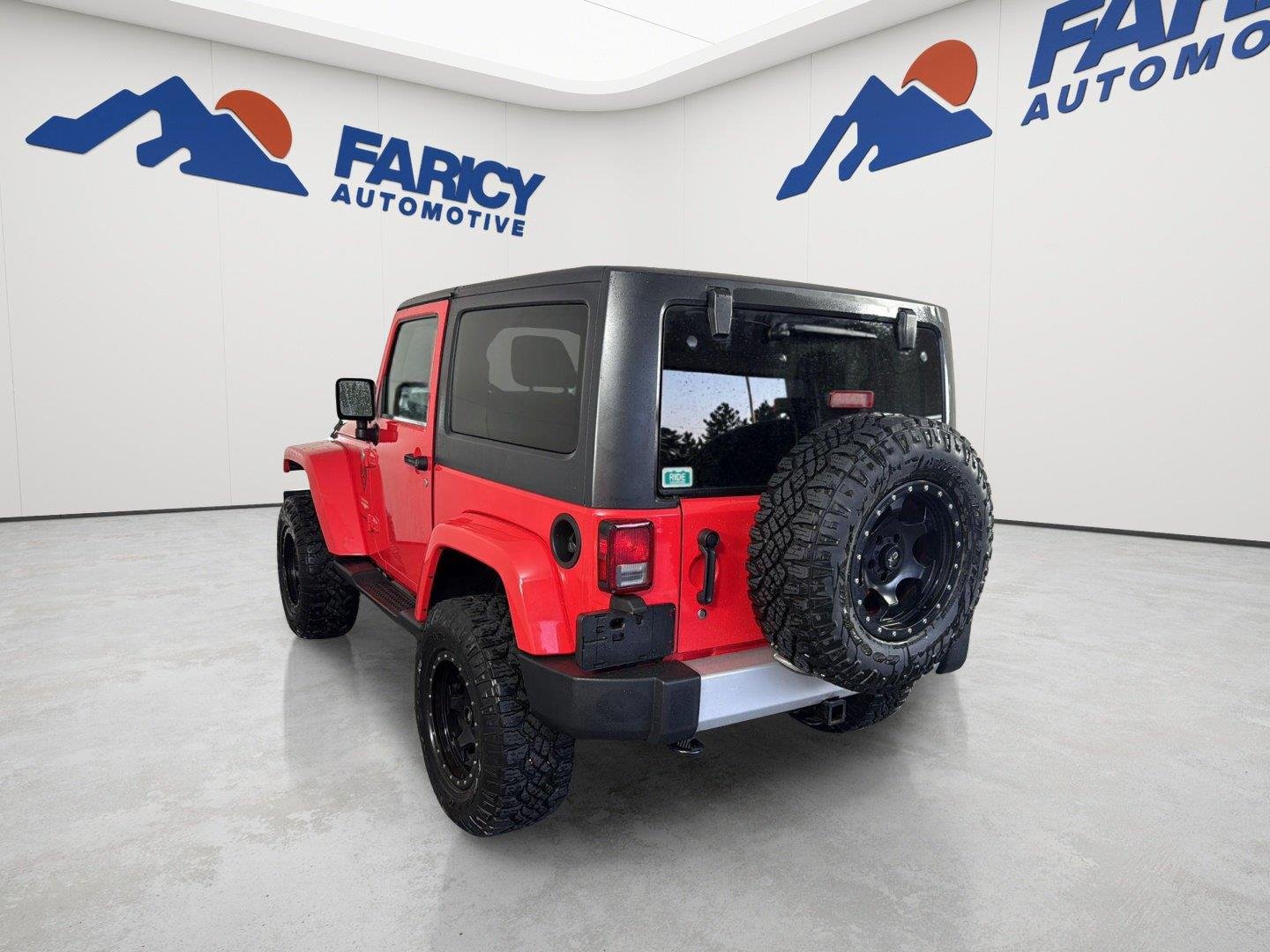Used 2013 Rock Lobster Jeep Sahara image 9
