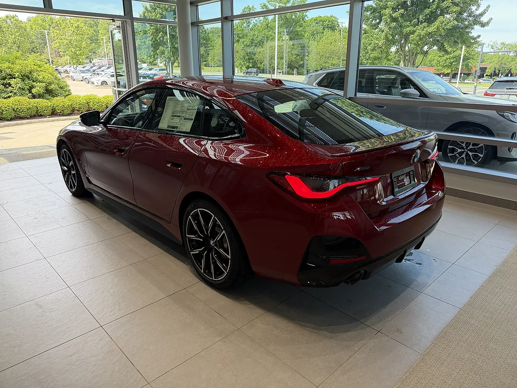 New 2026 Vegas Red Metallic BMW xDrive image 4