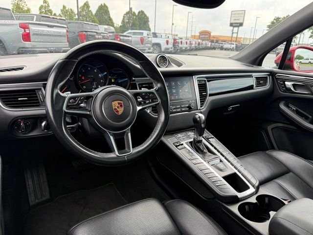 Used 2018 Red Porsche Base image 18