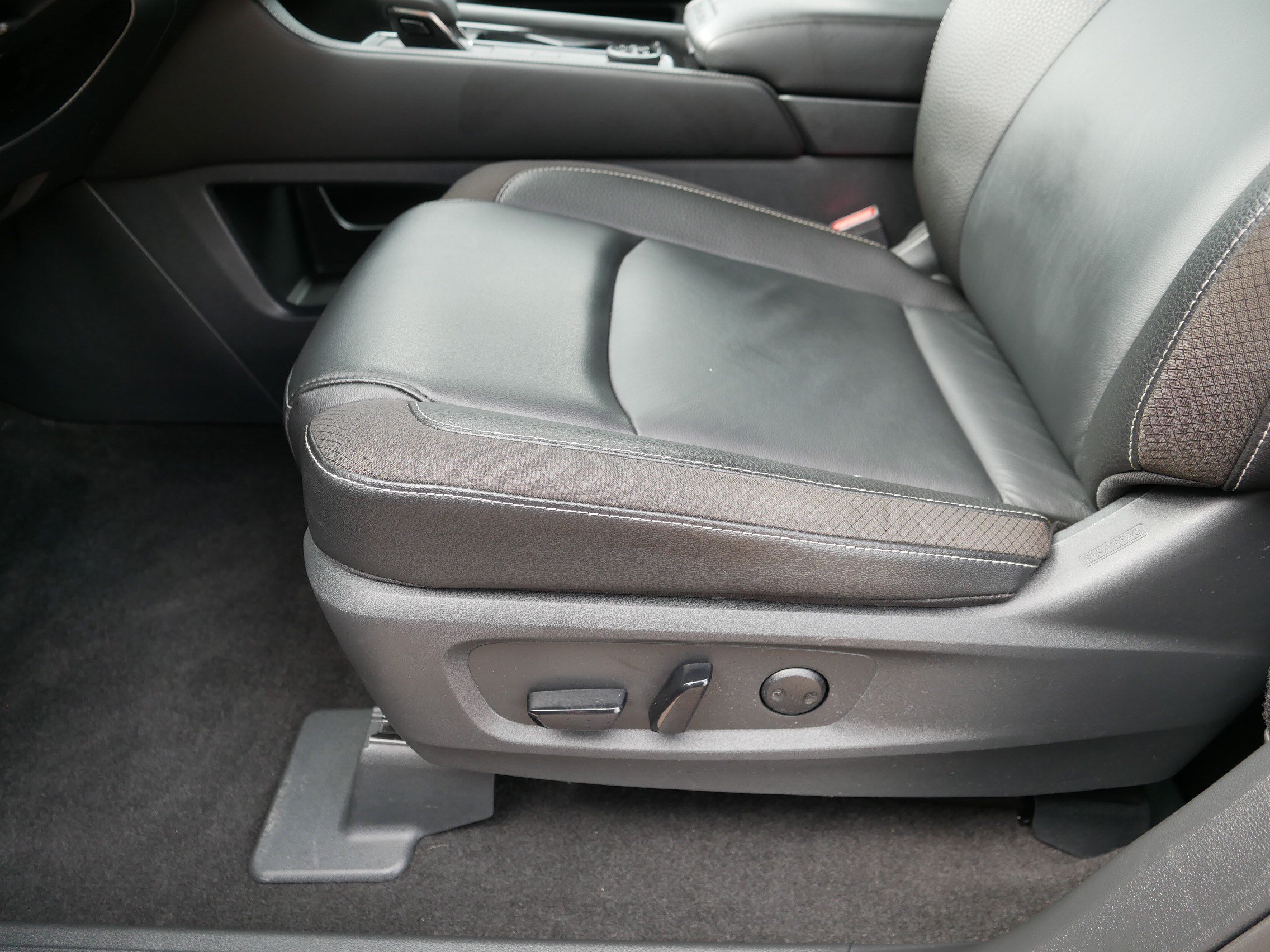 Certified Used 2024 Scarlet Ember Nissan SL image 20
