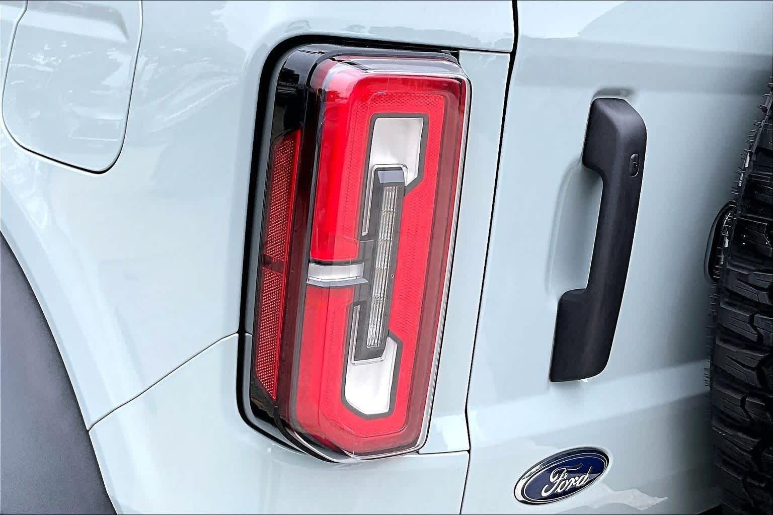 Used 2023 Cactus Gray Ford Wildtrak image 29