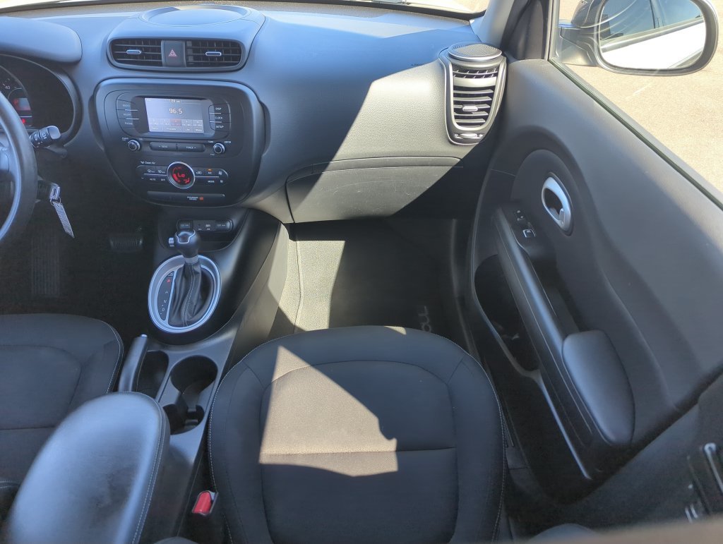 Used 2017 Gray Kia Plus image 16