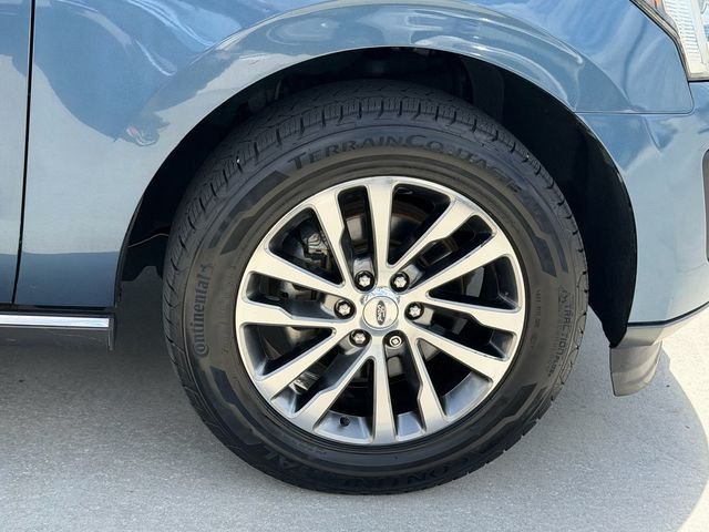 Used 2018 Blue Ford Limited image 9