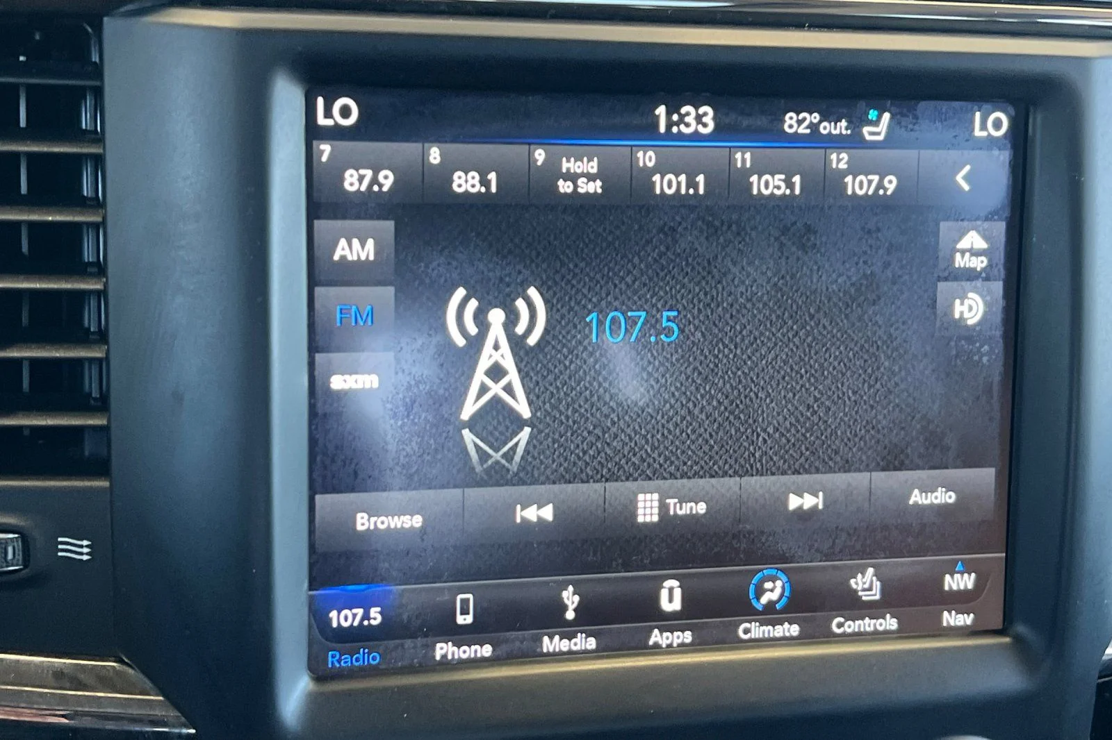 Used 2018 White Ram Sport image 15