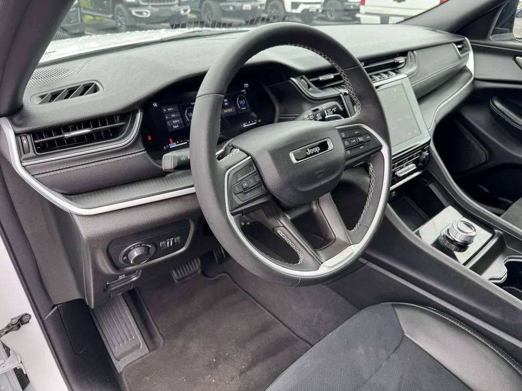 Used 2024 White Jeep Altitude X image 2