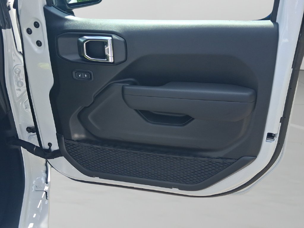 New 2025 White Jeep Sport S image 26