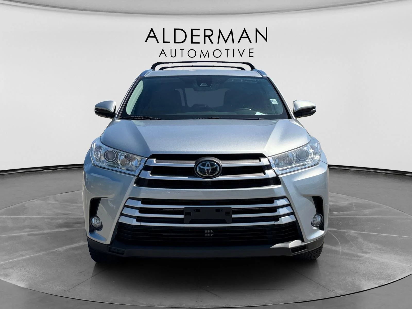 Used 2019 Celestial Silver Metallic Toyota XLE image 9