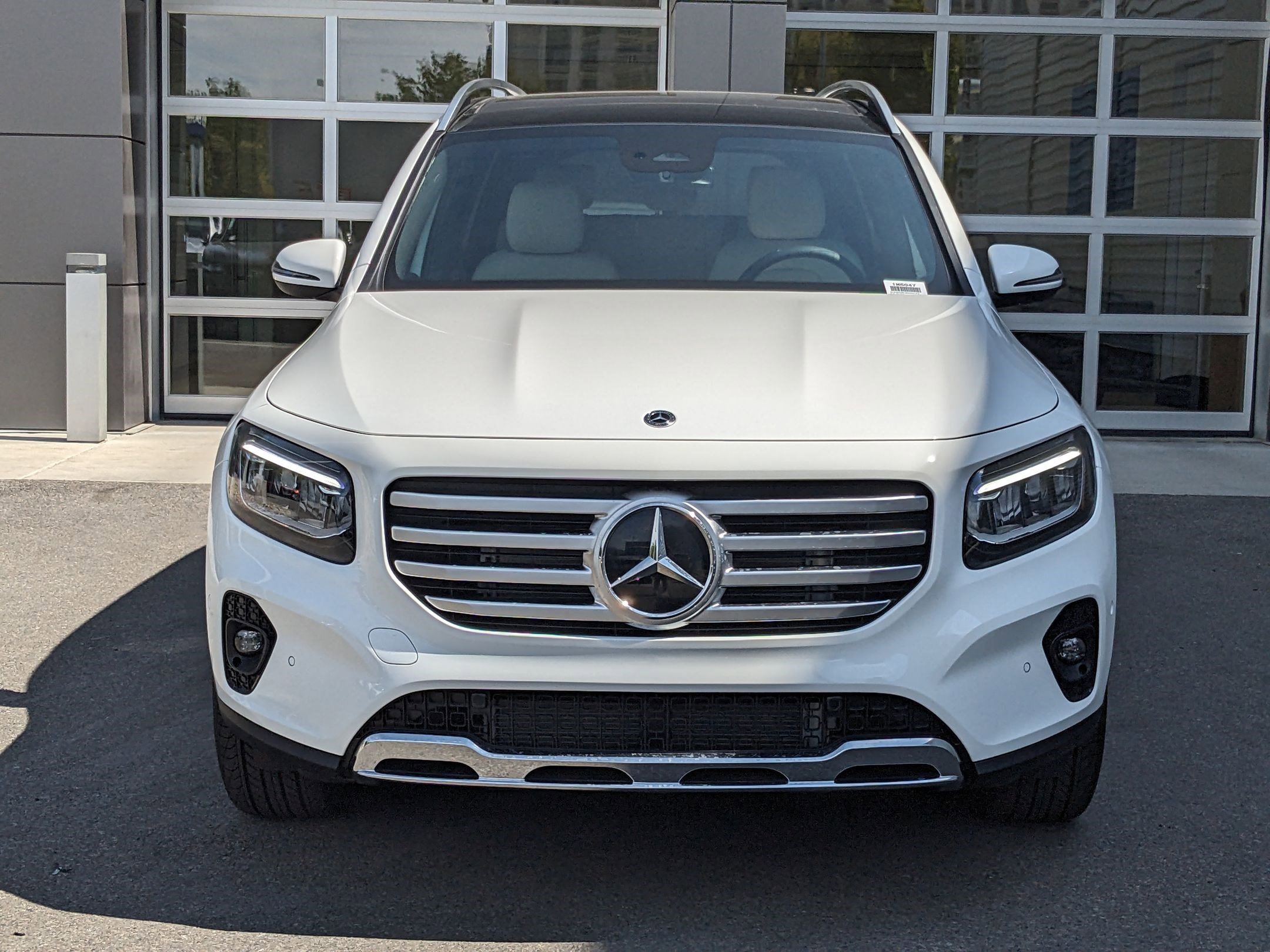New 2025 Polar White Mercedes-Benz GLB 250 image 26