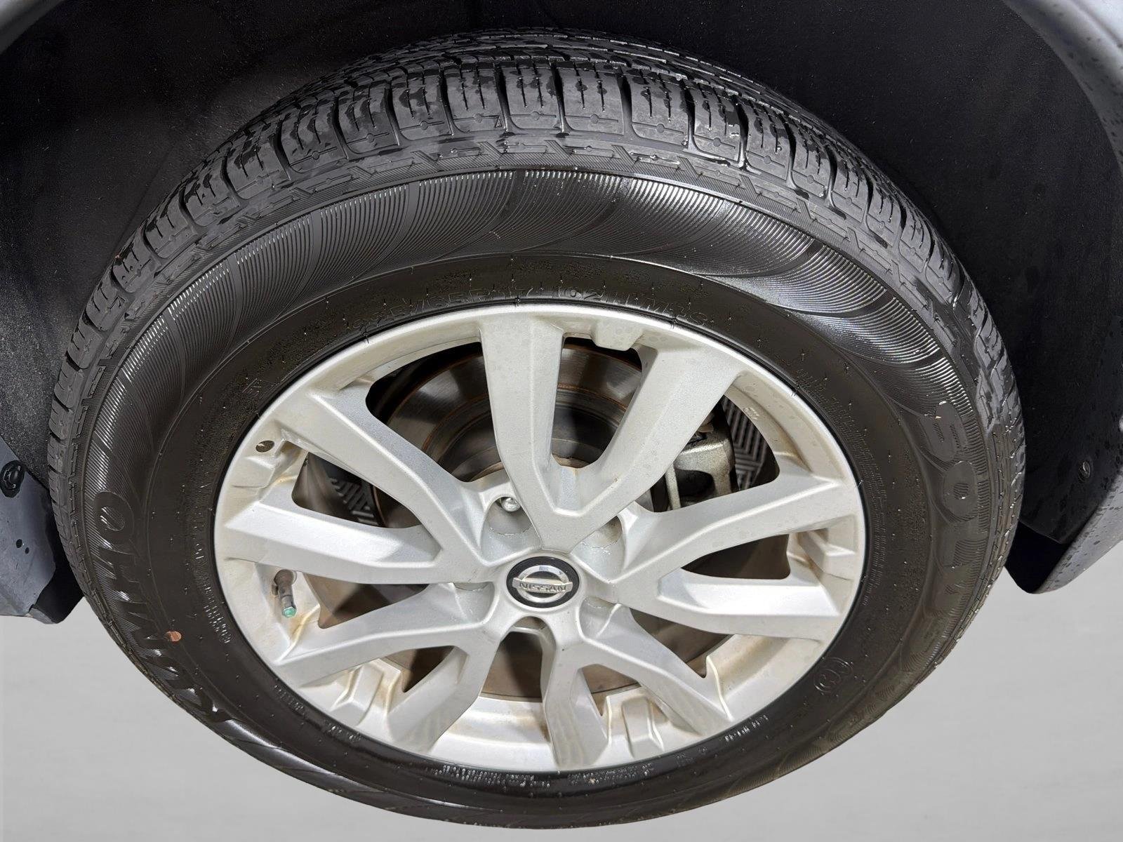 Used 2017 Brilliant Silver Nissan SV image 19