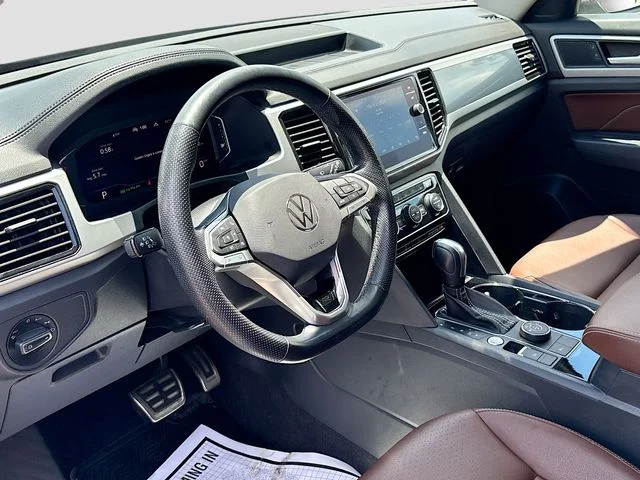 Used 2021 White Volkswagen 3.6L V6 SEL R-Line image 9