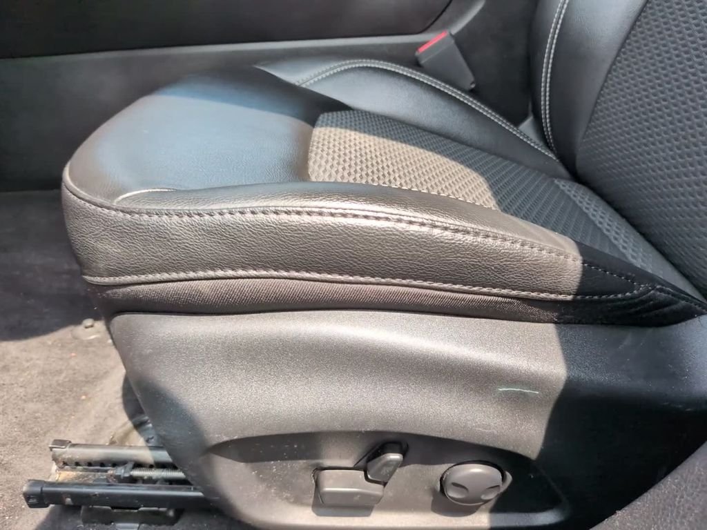 Certified Used 2023 Diamond Black Jeep Latitude image 18