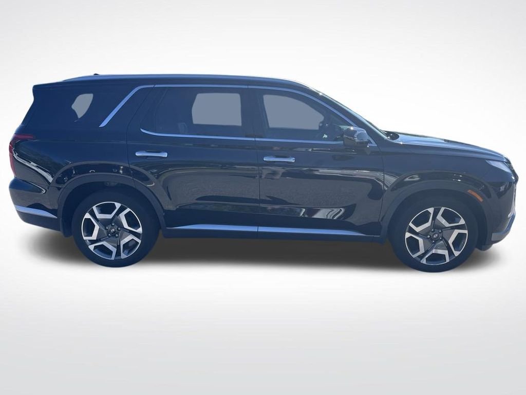 Used 2023 Black Hyundai SEL image 6