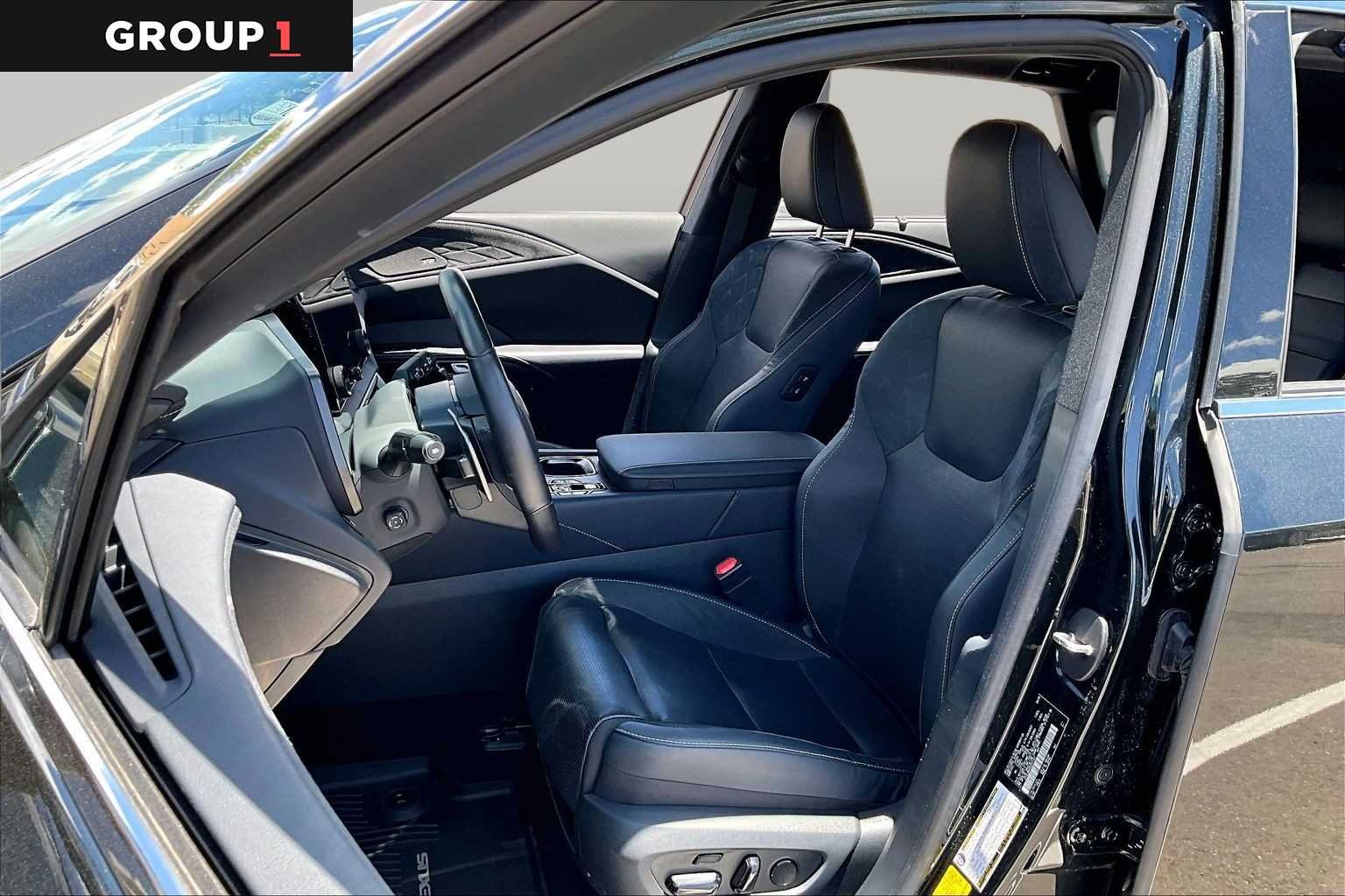 Certified Used 2025 Caviar Lexus Luxury image 8