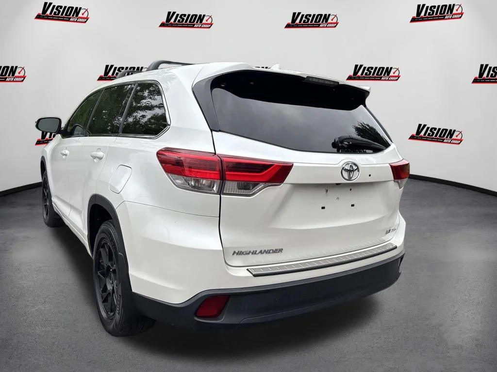 Used 2018 White Toyota LE image 8