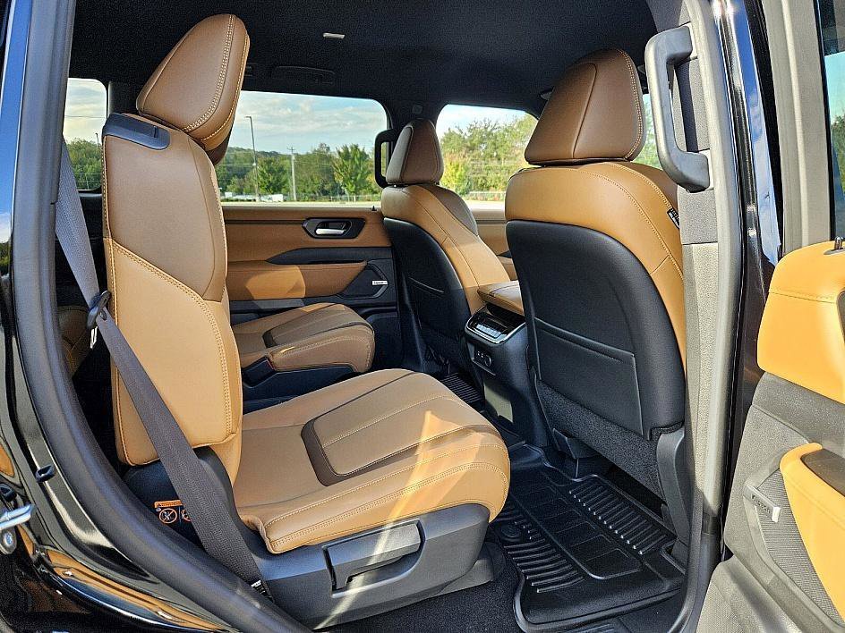 2026 Nissan Armada SL - Photo 14